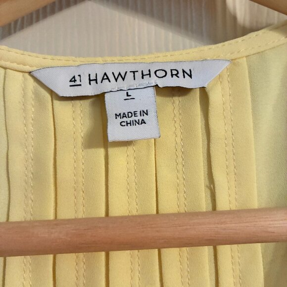 Hawthorn Yellow Sleeveless Top -EUC - Picture 6 of 9